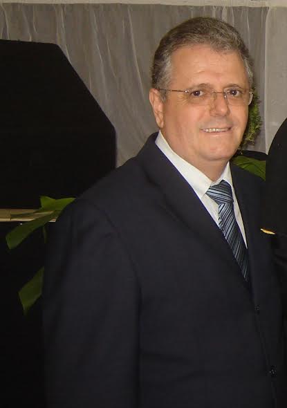 Professor Almir Borges Franco Odontologia UnirG